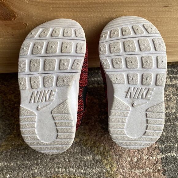 Nike Pair of Shoes - Picture 5 of 7